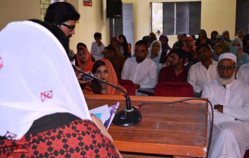 Slideshow: Assisting Rural Women in Mangla, Pakistan