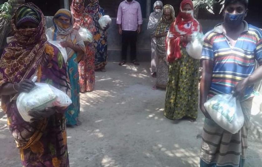 Alor Jatri Distributes Food to Bangladesh Needy Families