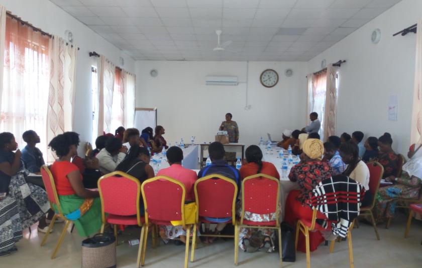 youth_dialogue_supported_and_moderated_by_mosaporg_discussing_roles_of_politicians_in_tanzania_held_at_morogoro_hotel_september_2020.jpg 