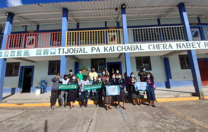 Photo: Photo: People in front of the school 