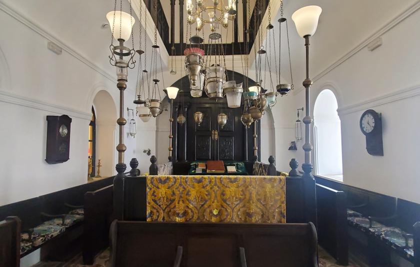 Explore Morocco's unique and beautiful culture, art and traditions with Aliza