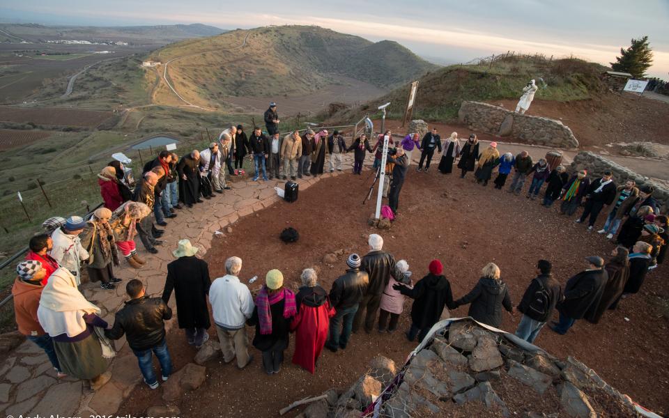 Circle of MuslimsChristiansJews bow-prayer Shalom and Salaam.jpg