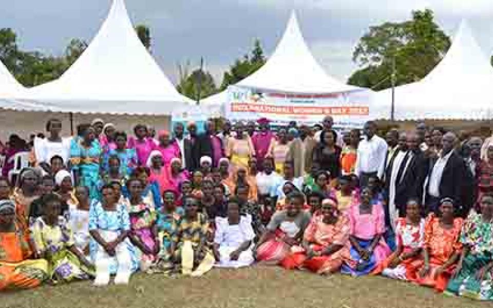 GreatLakesAfrica-WomensDay2017_Group photo.jpg 