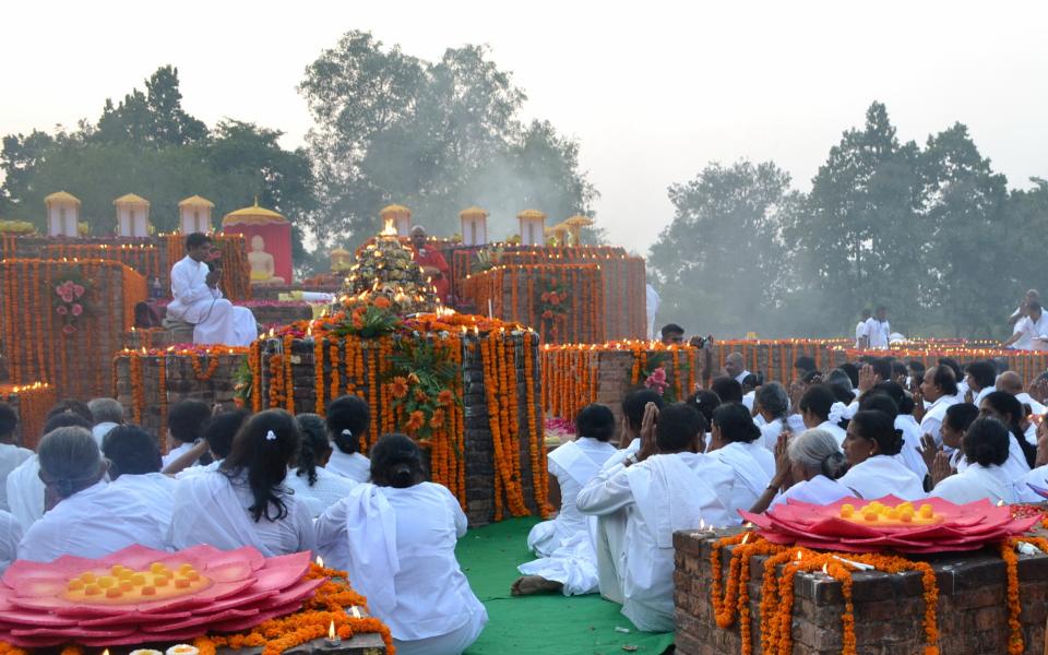 Holiday-5-Vesak.jpg