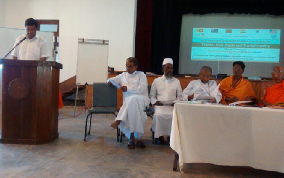 HolyBooks_2015_2.jpg