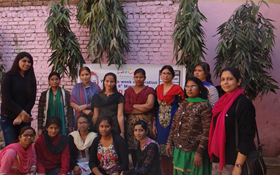 LoveCareFoundation-WOmensDay2017_03.jpg