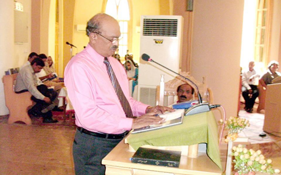 MAN  PREPARING FOR HIS SPEECH 