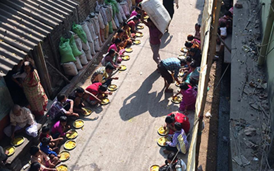 PalkiPeaceCC-WIHW2017-FeedingNeedy-8.jpg