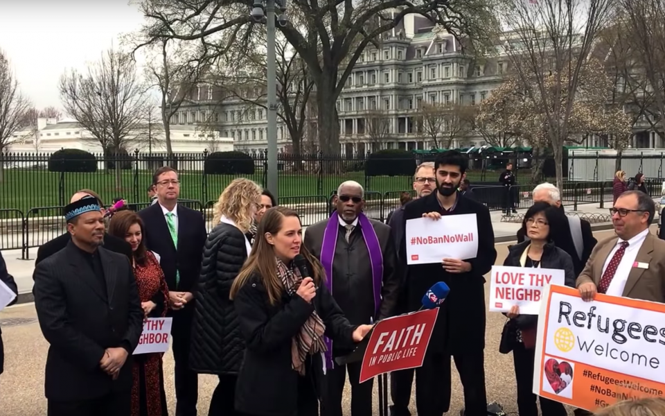 Sari-At-PressConf-Refugees.png 