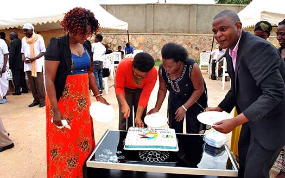 UgandaURI15-Sharing the Cake.jpg 