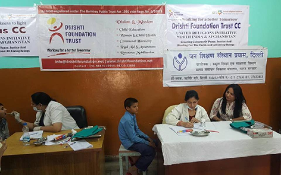WorldLaughterDay-NorthIndia-DrishtiFoundationTrust-OralHealthCare14.jpg