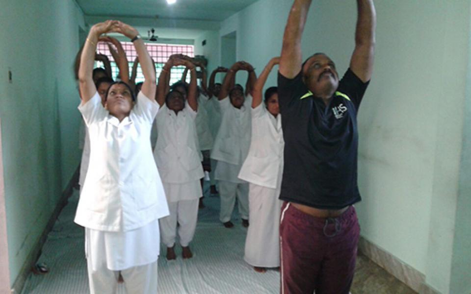 ZeroLimitsIntlYogaDay2015-6.jpg 