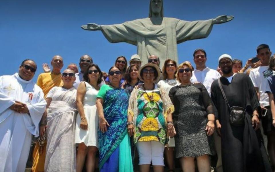 Rio Inter-Religious Movement CC celebrates WIHW 2018 - Group in front of Cristo Redentor