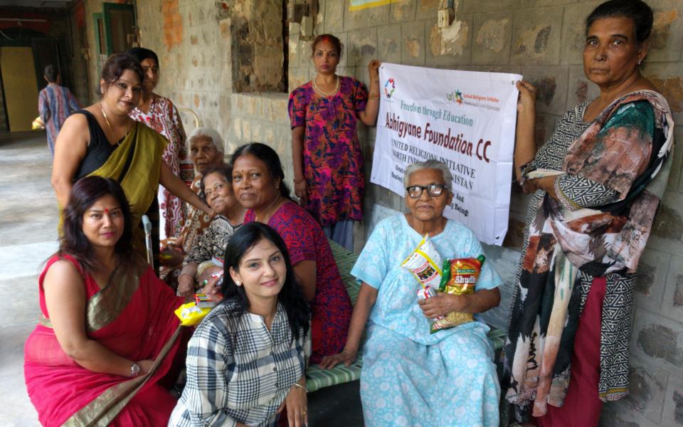 Abhigyane Foundation Old Age Home Visit 