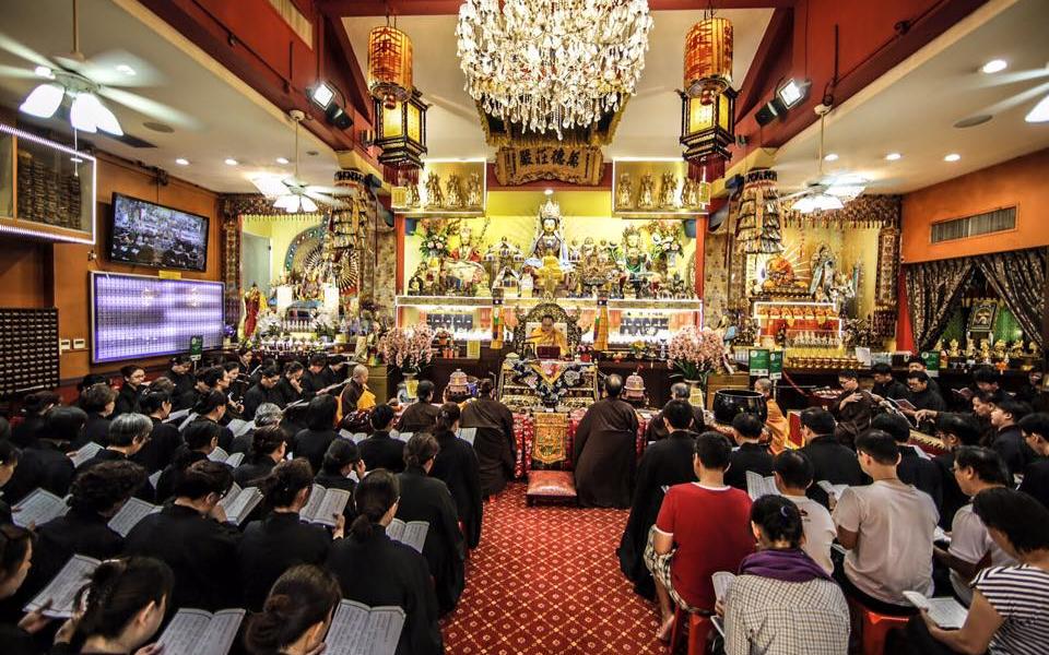 Prayers during Ullambana - Photo by Dorje Tenzin, via Wikicommons