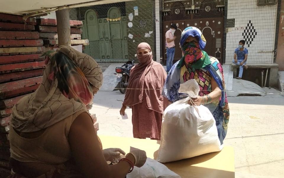 Photo: Ration distribution