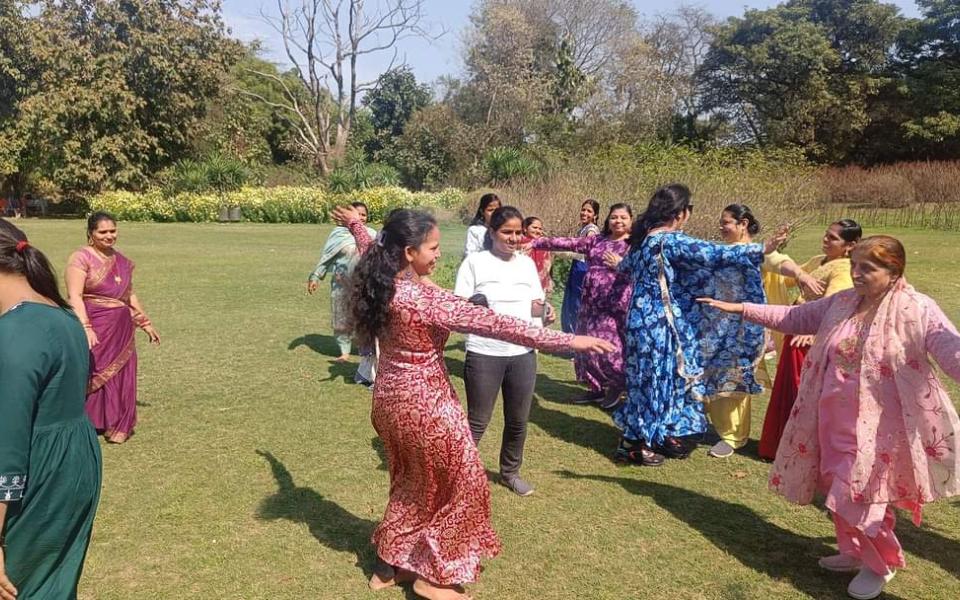 choti women