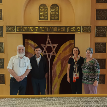 Photo: Global Trustee Salette at the Sinagoga 