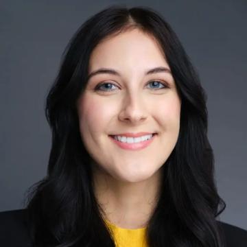 Larissa Abaunza headshot